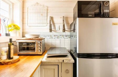 Mount Tremper House | Studio · Cozy Waterfront Cabin Couples Spa Hiking