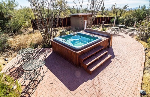 Tucson Estates Apartment | Studio De Sonora-Hot Tub Retreat at Alma Del Sol