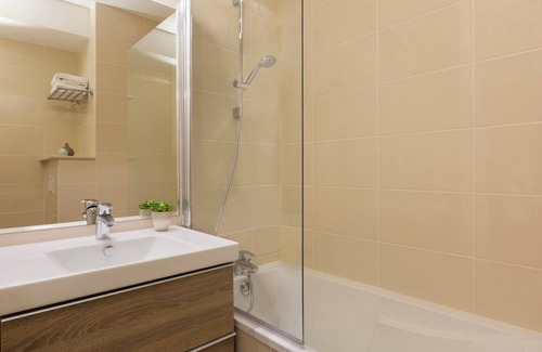 Gambetta Apartment | Studio Deluxe In the heart of La Défense Paris