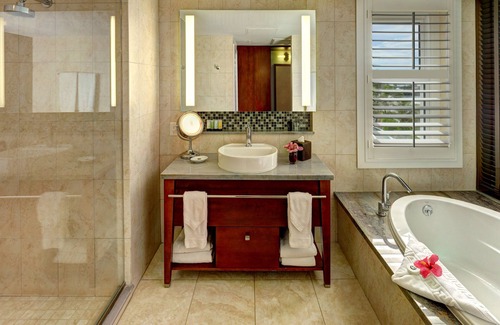 Paget Hotel | Studio Deluxe Room at Newstead Belmont Hills Golf Resort and Spa