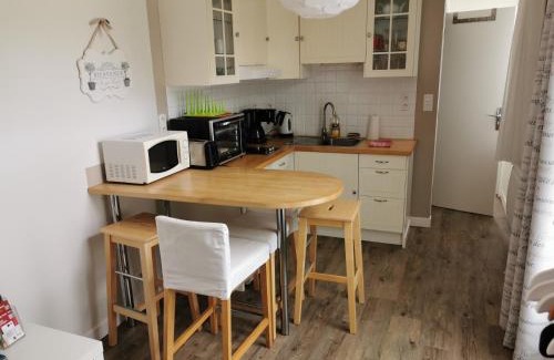 Dol-de-Bretagne Apartment | Studio des Stuarts