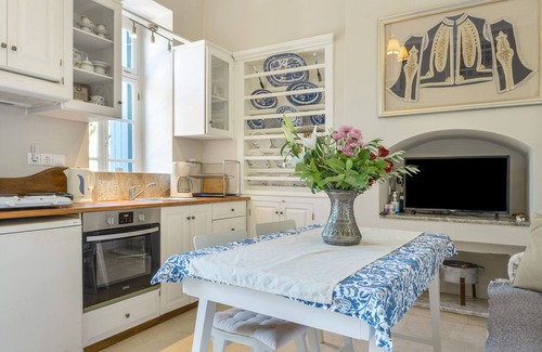 Symi Apartment | Studio 'Dikaia 2' with Sea View, Wi-Fi and Air Conditioning