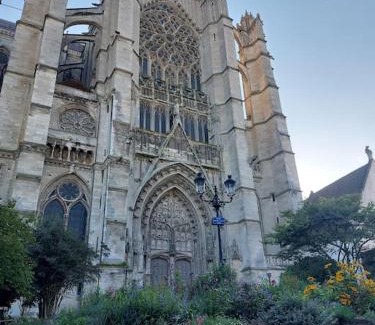 Beauvais Apartment | Studio duplex