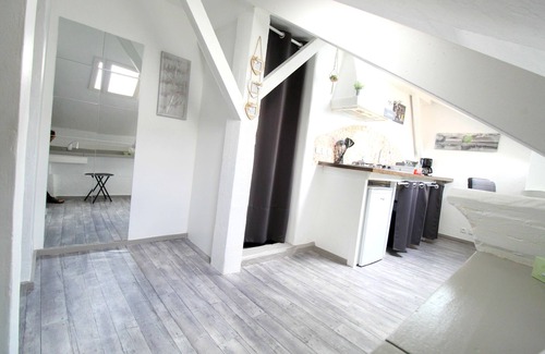 Pallud Apartment | Studio DUPLEX, Valley view, Quiet, free WIFI, Parking, Hypercentre at 400 m