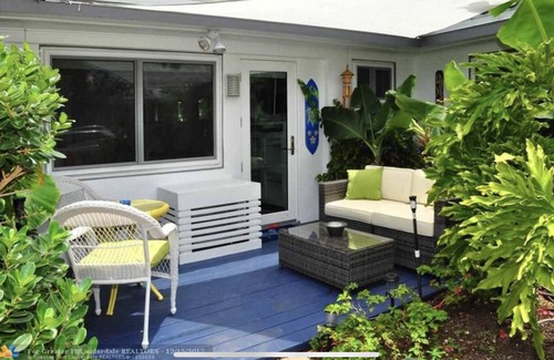 East Fort Lauderdale House | Studio efficiency 4 minute walk to beach
