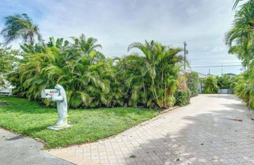 East Fort Lauderdale House | Studio efficiency 4 minute walk to beach