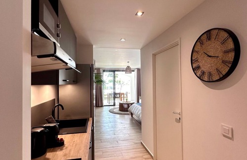 Rambaud Apartment | Studio Eleven Alamanda Beach beachfront