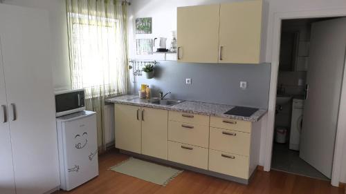 Ljubljana Apartment | Studio EMMA Ljubljana - FREE parking, AC, Wifi