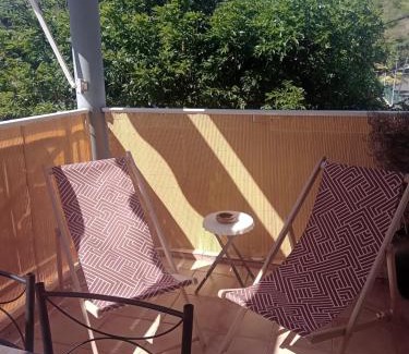 Riviere-Sens Apartment | Studio en bord de mer avec piscine privée