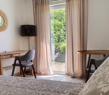 Saint-Priest-en-Jarez Apartment | Studio en face Hopital Nord avec terrasse