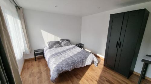 Avesnes-sur-Helpe Apartment | Studio en rez-de-chaussée - Le petit Château Avesnois - TV - WIFI - Logement Entier