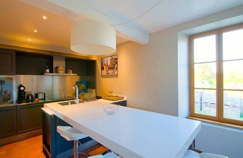 Prehy Apartment | Studio-Ensuite with Shower-Garden view- privatif