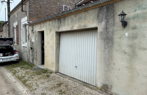 Prehy Apartment | Studio-Ensuite with Shower-Garden view- privatif
