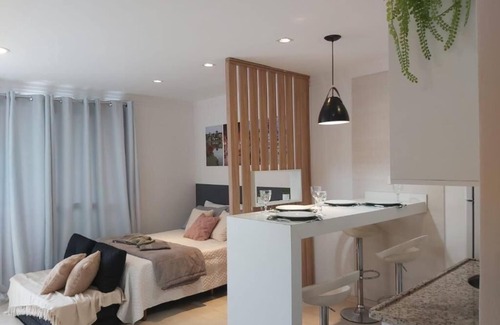 Matriz Apartment | Studio Equipado em Apartamento Clube com Academia no Centro de Curitiba MID Home