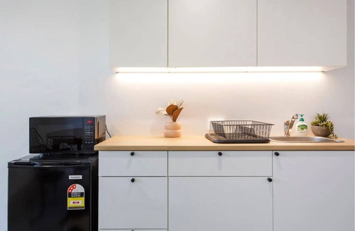 Hamilton Hill Apartment | Studio Escape