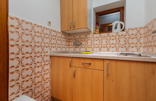 Bratus Apartment | Studio flat near beach Bratuš, Makarska (AS-22135-a)