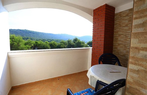 Municipality of Kali Apartment | Studio flat near beach Cove Mala Lamjana, Ugljan (AS-8461-a)