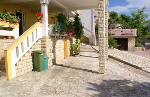 Kustici Apartment | Studio flat near beach Kustići, Pag (AS-4129-b)