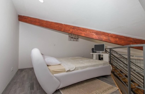 Trinajstici Apartment | Studio flat with air-conditioning Jušići, Opatija (AS-15874-a)