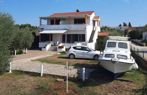 Susica Apartment | Studio flat with terrace Sušica, Ugljan (AS-8265-a)