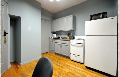 Upper East Side Apartment | Studio for 2 in Upper East Side!