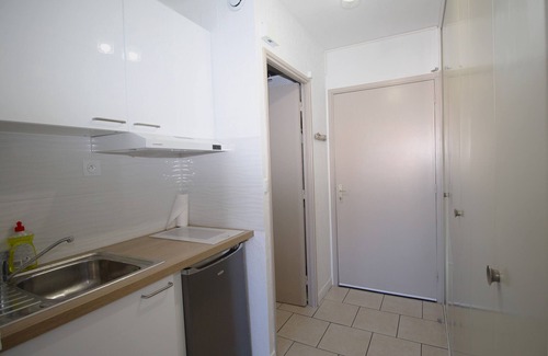 Les Arenes Apartment | Studio for 4 with swimming pool and parking