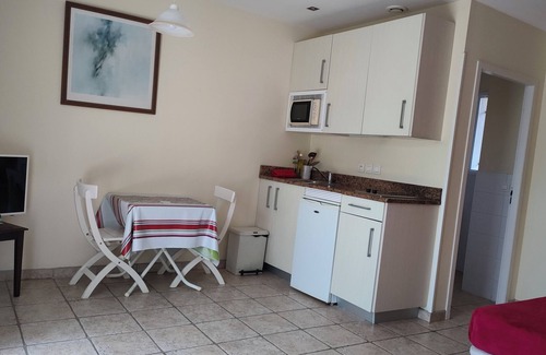 Escos Apartment | Studio for two, in the countryside. Pets allowed