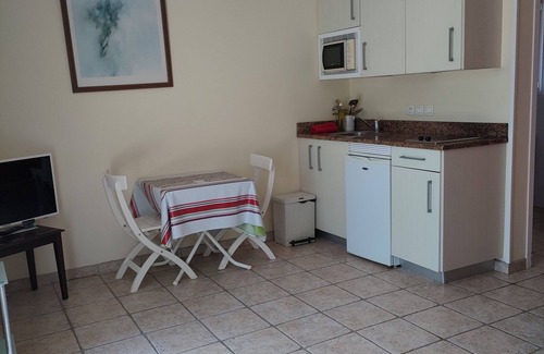 Escos Apartment | Studio for two, in the countryside. Pets allowed