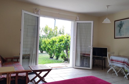 Escos Apartment | Studio for two, in the countryside. Pets allowed