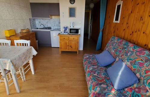 Besse-et-Saint-Anastaise Apartment | STUDIO CABINE aux pieds des pistes 200B