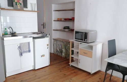 Prats-de-Mollo-la-Preste Apartment | Studio close to all amenities - swimming pool, shops, restaurant.