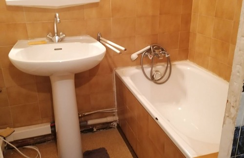 Prats-de-Mollo-la-Preste Apartment | Studio close to all amenities - swimming pool, shops, restaurant.