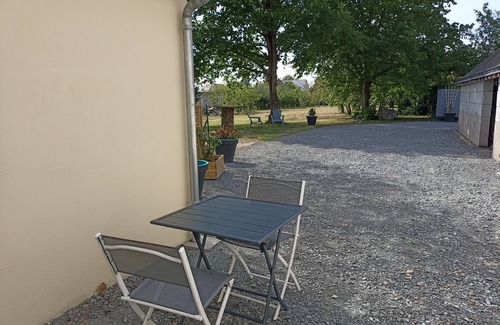 Saint-Clement-des-Levees House | Studio in the heart of a village on the banks of the Loire