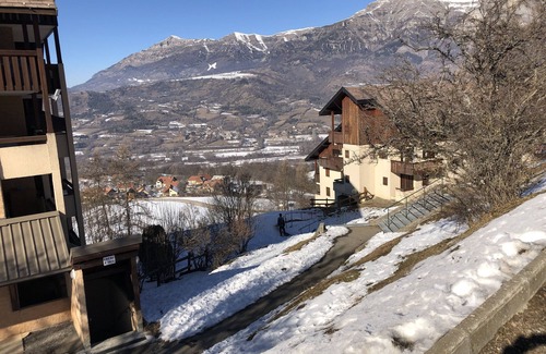 Saint-Leger-les-Melezes Apartment | Studio for 6 near the ski slopes