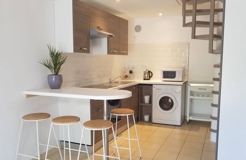 Saint-Maurice-sur-Eygues Apartment | STUDIO in the middle of the vineyards facing the Ventoux - for 2 adults and 2 children.