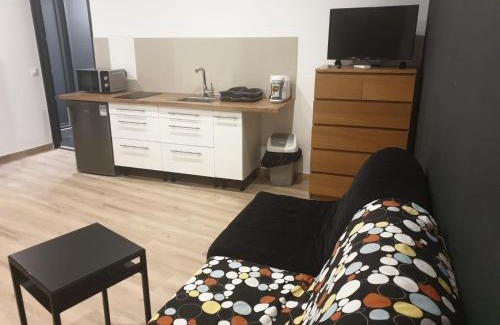 Villeneuve-les-Maguelone Apartment | Studio en bord de mer avec jardin proche de Montpellier