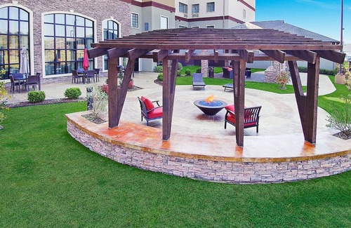 Longview Apartment | Studio | Free Breakfast. Indoor Pool & Hot Tub