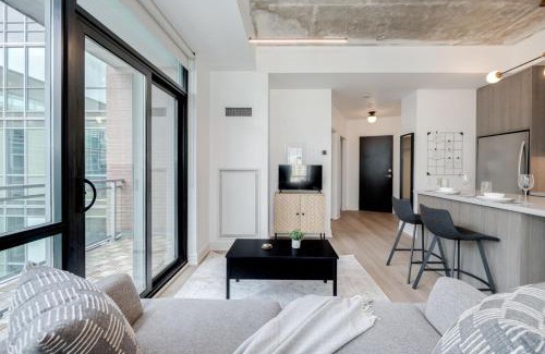 Old Town House | Studio Gem in the lovely Waterfront Communities