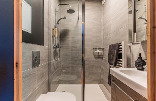 Drusenheim Apartment | "STUDIO GOLD" Proche Gare - Netflix - Wifi - Cuisine