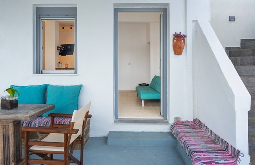 Loutra Apartment | Studio 'Gorgona 1' with Sea View, Wi-Fi and Air Conditioning