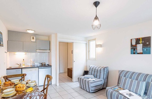 Le Teich Apartment | Studio haut en couleur | Tout près du lac