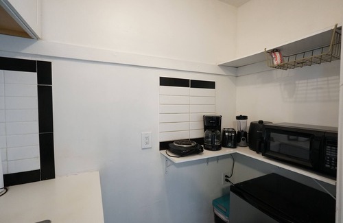 Parkside Apartment | Studio Hollywood Full Apartment 7 minutes from the beach by car