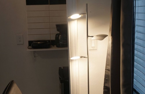 Parkside Apartment | Studio Hollywood Full Apartment 7 minutes from the beach by car
