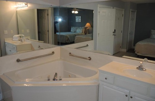 Calabash Apartment | Studio Home 1203L at Brunswick Plantation Resort and Golf Villas in the Heart of NC Seafood Country studio