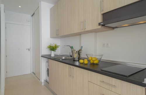 Torremolinos Condo | Studio in 1 line beach Carihuela CASTILL SANTA CLARA Wifi Swimming pool elevator