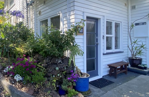 Paihia Apartment | Studio in central Paihia - walk everywhere