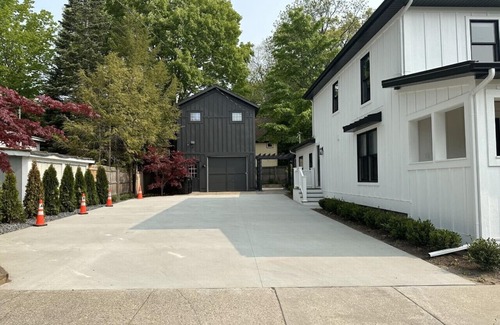 Saugatuck Apartment | Studio in Downtown (Haven Suites · Saugatuck)