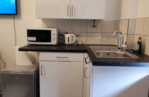 Stone Apartment | Studio in Greenhithe