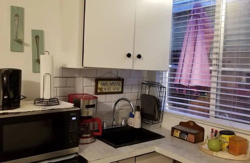 Lawndale Apartment | Studio in Southbay close to the beach SoFi stadium LAX