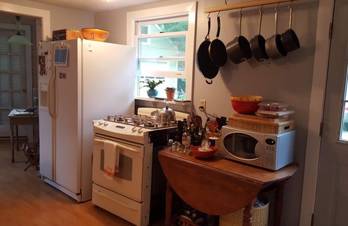 Lincolnville House | Studio In Sweet Cottage Style Home, Quiet And Private Woodsy Setting